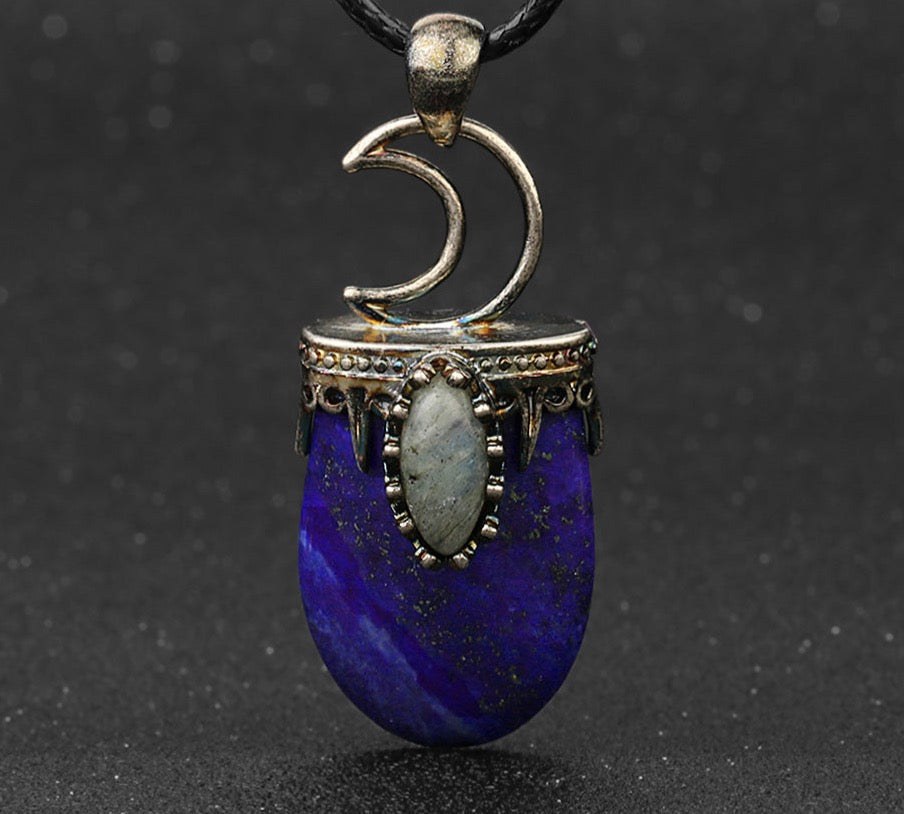 Enchanting Natural Stone Antique Crystal Pendant Necklace