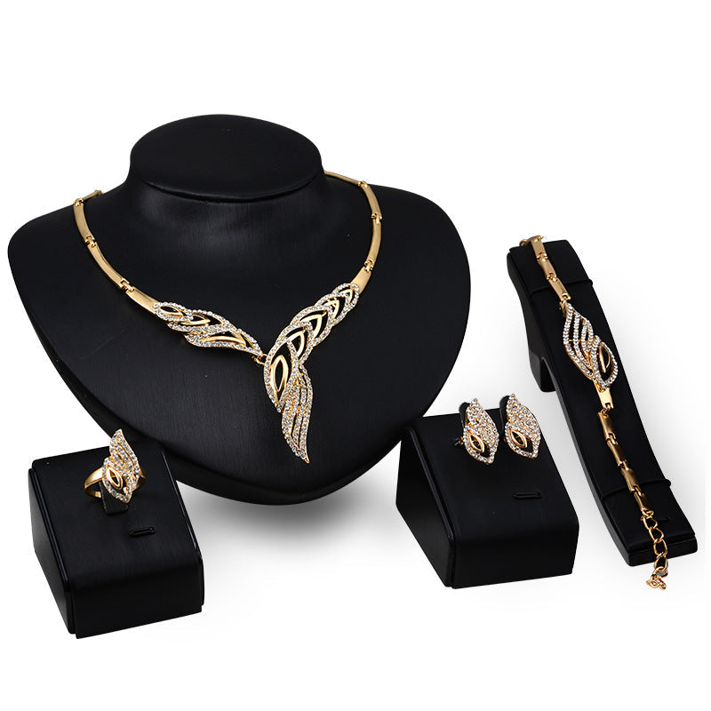 Gold Indian Ethnic Bridal Jewelry Set