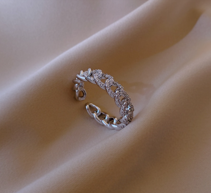 Elegant Twist Design Zircon Rings