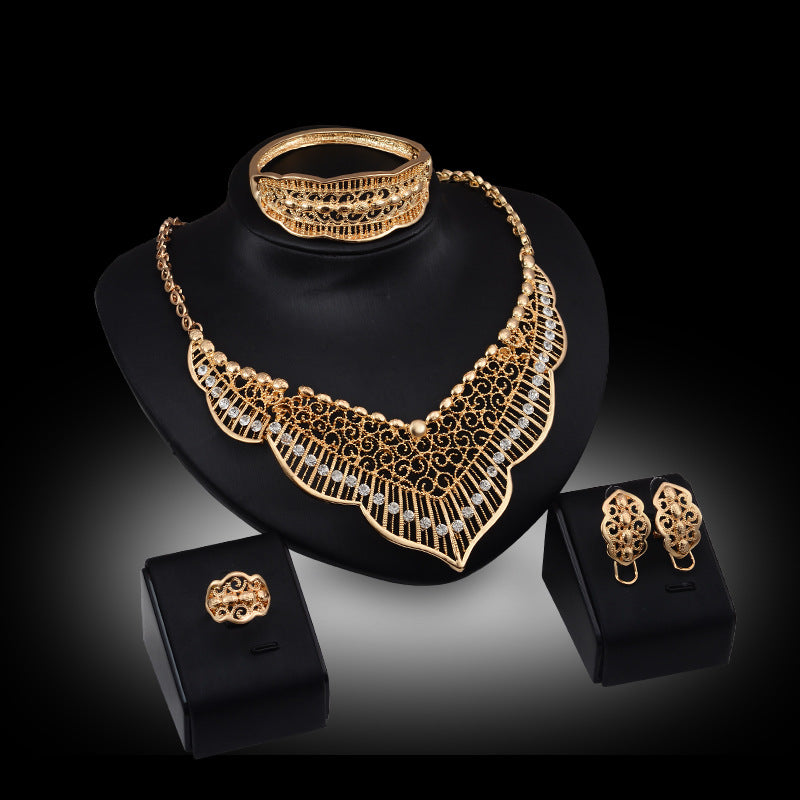 Gold Indian Ethnic Bridal Jewelry Set