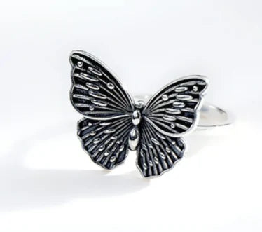 Vintage Silver Wings Metal Ring