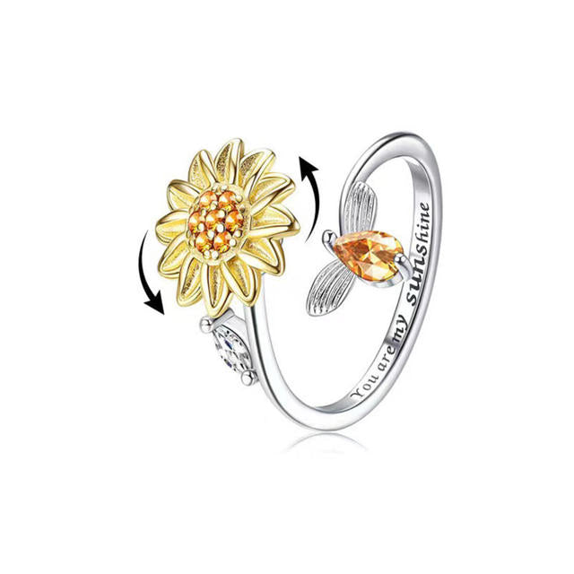 Rotating Four-Leaf Clover Ring - Elevate Your Style, Relieve Your Stress