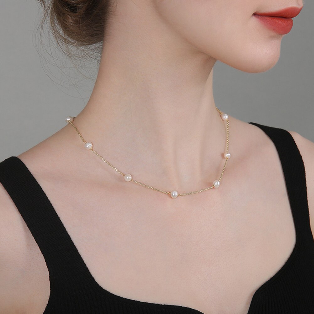 Elegant Gold Pendant Pearl Choker Necklace