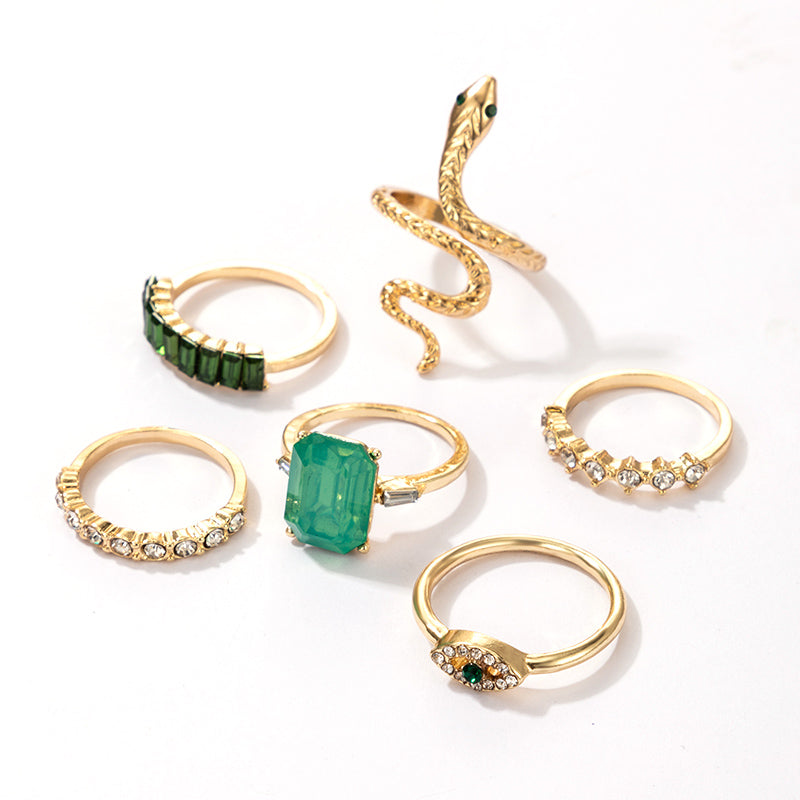 Exquisite Emerald Vintage Ring Set