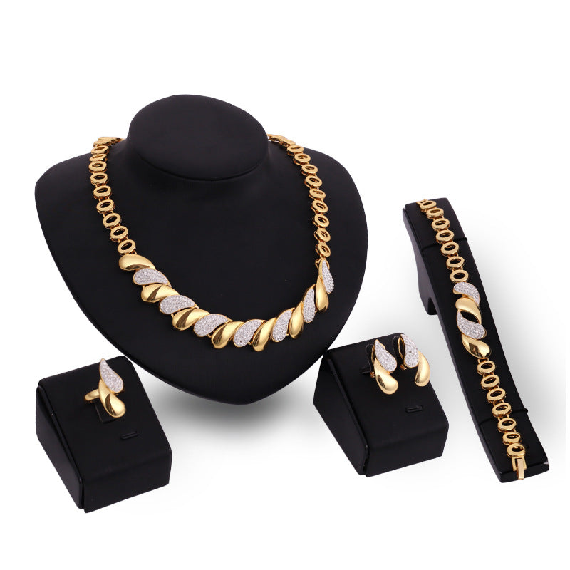 Gold Indian Ethnic Bridal Jewelry Set