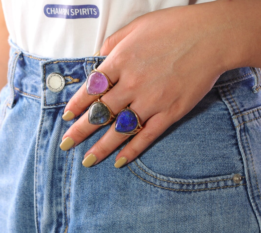 Labradorite Teardrop Stone Ring - Effortless Elegance