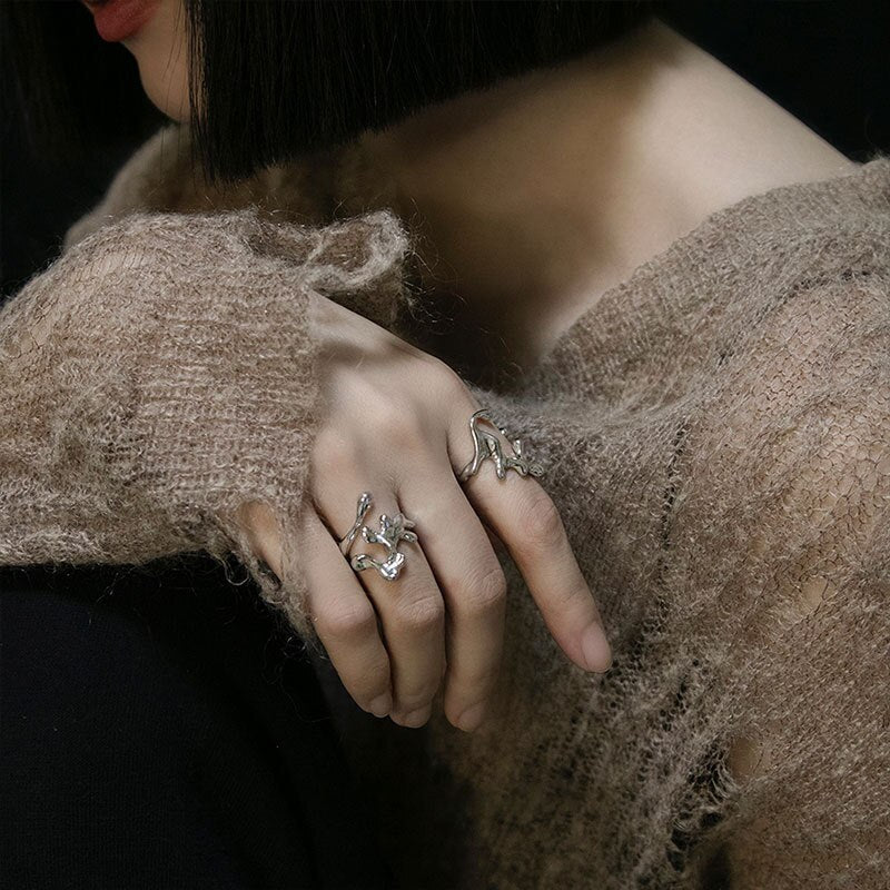 Charming Hollow Opening Modern Rings - Unveil Elegance