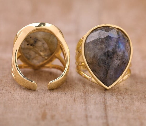 Labradorite Teardrop Stone Ring - Effortless Elegance