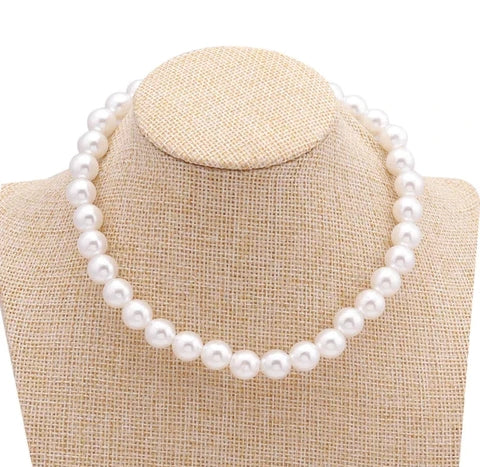 Timeless Elegance Pearl Necklace Collection by Cordaé