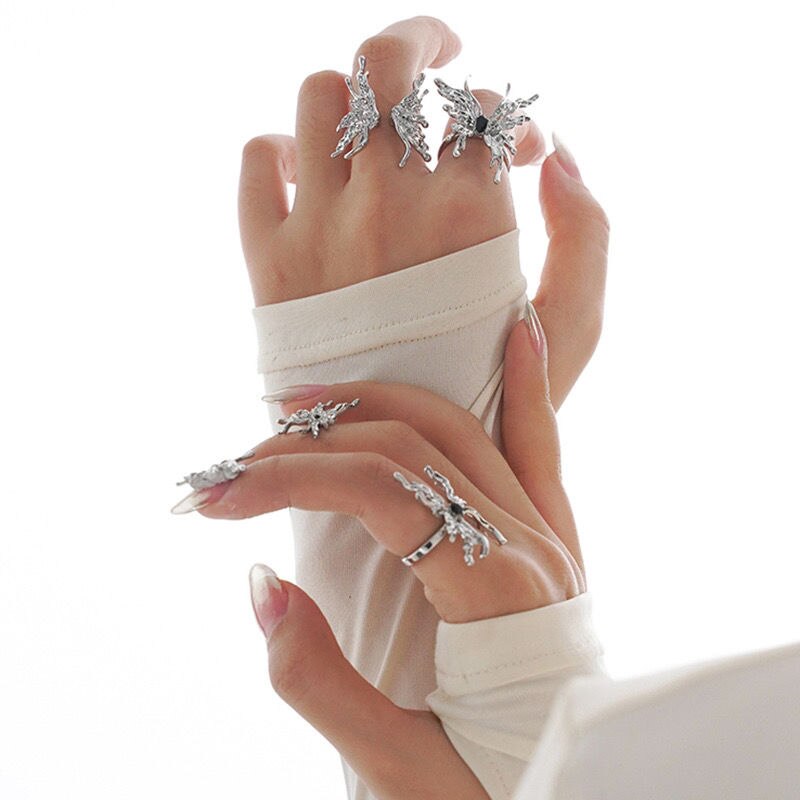 Chic Butterfly Adorned Metal Rings for Women and Girls