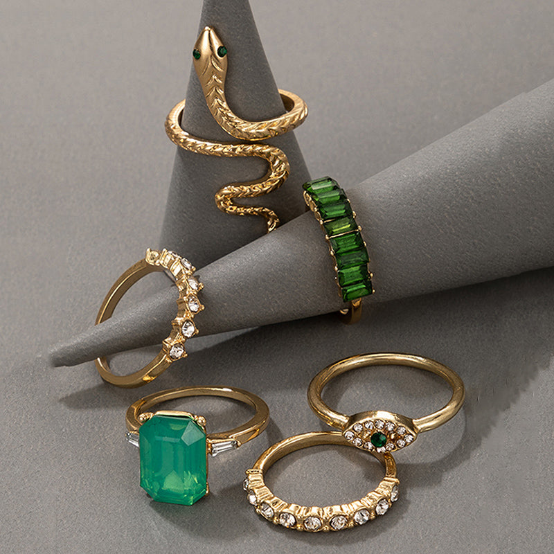 Exquisite Emerald Vintage Ring Set