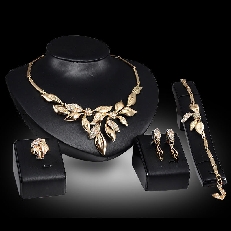 Gold Indian Ethnic Bridal Jewelry Set